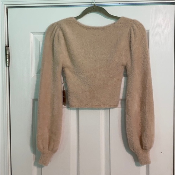 Forever 21 long sleeve crop top. NWT - Picture 4 of 5